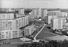 Finde 48 angebote für wohnung in berlin marzahn mieten zu bestpreisen, die günstigsten immobilien zu miete ab € 209. Datei Bundesarchiv Bild 183 1987 0128 310 Berlin Marzahn Neubaugebiet Wohnblocks Jpg Wikipedia