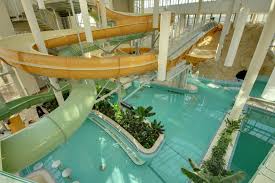 Перевод слова strand, американское и британское произношение, транскрипция, словосочетания, однокоренные слова, примеры использования. Bai Termale Ungaria Gyula