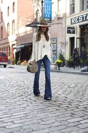Pin By Mona Dcs On Moda Fashion Boho Fashion Flare Jeans Outfit