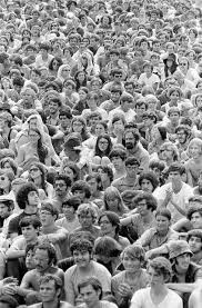 Black And White Woodstock 30 Rare And Amazing Black And White Photographs Of The 1969 Woodstock Festival Taken By Baron Wolman Vinta Woodstock Photos Woodstock Festival Woodstock 1969
