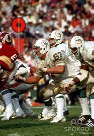 Bob Kuechenberg Dolphins Cheerleaders Nfl Miami Dolphins 1972 Miami Dolphins