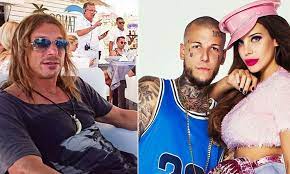 La novia de alex, relató en su momento: La Fuerte Pelea Entre Claudio Y Alexander Caniggia Por Un Escandalo Entre Sus Novias La Brujula 24