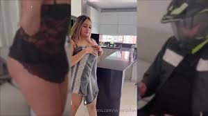 Victoria.hvv fucks delivery man