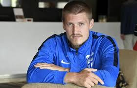 Joni kauko (born 12 july 1990) is a finnish professional football midfielder who plays for danish 1st division club esbjerg fb, and represents finland national team. Huuhkajien Nakymattomin Mies Ei Saa Edes Nimeaan Palloliiton Pelaajalistalle Muuttuuko Tilanne Nailla Otteilla Huuhkajat Ilta Sanomat