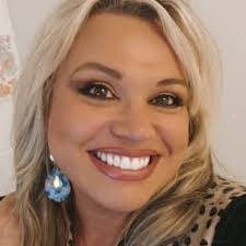 Sallie Evans's Instagram, Twitter & Facebook