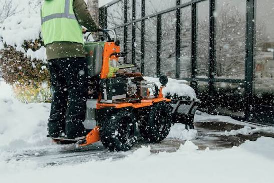 Commercial Snow Removal Service - Elite Lawn Care