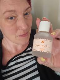 A scent as sweet as my mood today.. 🫶🏻🍓 Notes: Orange, Rose, Jasmine