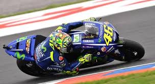 Sono molti i piloti di moto gp che hanno compiuto imprese epiche alla guida dei loro bolidi a due ruote, conquistando i tifosi di ogni epoca. Piloti Italiani Motogp 2021 Ecco Quanti Sono E I Loro Nomi