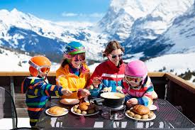 Tavolo fai da te tavolo in resina idee arredamento creativo sala da pranzo centrotavola stampe blu case tavolo e sedie. Piatti Tipici Da Assaggiare Durante Una Vacanza In Montagna Evolution Travel