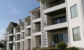 Fishermans island state park and young state park, along with north point and ranson nature preserves are the perfect places to catch the natural beauty of migrating and local birds. Charlevoix Hotel Suites Waterfront Condo Units Edgewater Inn