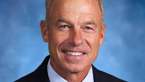 Ried Estus to succeed John East as CAK's athletic director