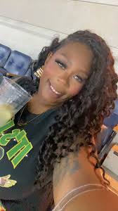 Hey lovely ladies! 🌸** I'm Magda—a passionate soul originally from Eastern  Europe, now based in Spain, working