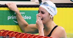 Aussie swimmer kaylee mckeown sets olympic record in women's 100m backstroke, swimming 57:47 for gold in tokyo games by the associated press july 27, 2021, 1:59 am Kaylee Mckeown Breaks Women S 100m Back World Record