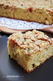 Für die streusel das mehl mit den mandeln und dem zucker mischen. Rhabarberkuchen Mit Streusel Ninamanie