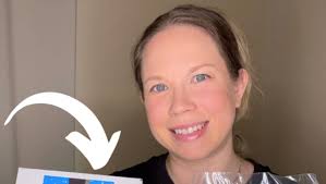 Amazon.com: JOYIN 12 OZ Christmas Twinkles Snow, Plastic Artificial  Snowflakes for Christmas Tree Decoration, Bling Snow Scenes, Xmas Party  Favors Decor, Holiday Supplies, Winter Displays, Fake Snow Crafts : Home &  Kitchen