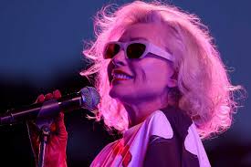 RETRO 102.5's 'More Sun, More FUN' Giveaway