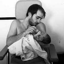Le métier de puéricultrice consiste à soigner, surveiller et veiller au bien être quotidien des enfants. Mumiz Accompagnement Perinatal Et Auxiliaires De Puericulture A Domicile