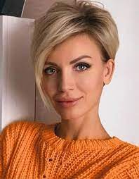 Frischer Stil Von Kurzen Blonden Haaren Fur Einen Schicken Look Blonden Ein Nevertellme Com Short Blonde Hair Short Hair Styles Thick Hair Styles