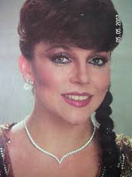Is a mexican actress, singer, producer, former model and presenter. Veronica Castro Photo 9 Of 32 Pics Wallpaper Photo 347517 Theplace2