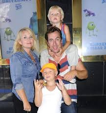 Sommarens allra mest mysiga och exklusiva konsertupplevelse! Per Andersson Den Rastlosa Komikern Pa Scen Med Ord Som Flodar Zenzationella Manniskor Et Facto