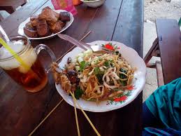Selain mie ayam, mie kangkung juga enak dimakan hangat. Mie Jawa Wikipedia