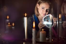 В разгар святок граница между потусторонним миром и реальностью становится хрупкой, поэтому можно одним глазком заглянуть в скорое будущее. Gadaniya Na Staryj Novyj God Eto Interesno Novosti Pulslive