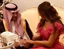 مجلة هي On Twitter و علقت غادة مصلي على الصورة قائلة شكر ا لكل من بارك لي على ملكتي من الكابتن آل ابو السمح احبكم من كل قلبي