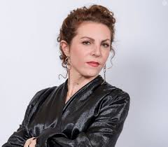 Anne-Élisabeth Blateau: Noël choc! Prison à 6000km de la France! - Imagen principal del artículo