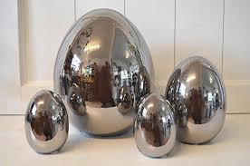 Ostereier set in verschiedenen pastellfarben mit band zum aufhängen an sträuchern und ähnlichem. Amazon De Osterei Aus Keramik Silber Ostern Osterei Ei Edel Osterdeko Tischdeko Chrom Deko Ca 15cm Osterdeko Osterhase Osterdeko Osterdekoration Ostereier