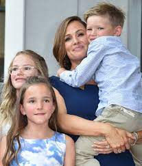 Jennifer garner is speaking out about her body after giving birth to three children and what it's like to have to fend off pregnancy rumors into her late 40s. Jennifer Garner Reveals Heartbreak For Children She Shares With Ex Husband Ben Affleck Hello