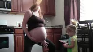 Le bonheur de mettre au monde un énième bébé a de nouveau pris le dessus et la famille radford s'est encore agrandie ! Cette Femme Ne Sait Plus Quoi Faire Pour Accoucher Sa Nouvelle Technique Est Un Peu Speciale