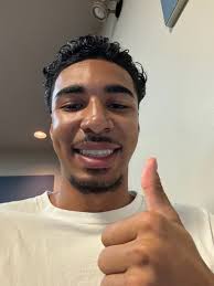 Darnez Slater (@DarnezSlater)