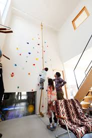 憧れのビルトインガレージを遊び場に d s style ディーズスタイル 注文住宅 大阪 和歌山 兵庫 京都 奈良 愛知 岐阜 ディーズスタイル リビング ボルダリング 家