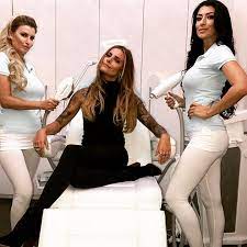Freund von simone thomalla : Trennt Sich Sophia Thomalla Von Ihren Tattoos Stern De
