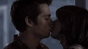 Teen Wolf Sneak Peek: Watch Scott And Malia Kiss For The First Time