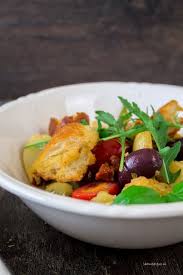 Italienischer Brotsalat Mit Artischocken Oliven Rezept Italienischer Brotsalat Brotsalat Artischocken