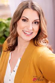 J* came to the studio recently for some updated headshots. She was tired of  the boring and unflattering images that came with her corporate job (you  know, they set up a grey