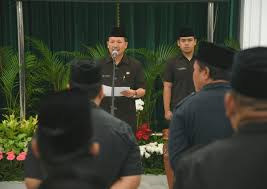 Pada skb tersebut, karena lebaran akan jatuh pada tanggal 5 dan 6 juni, maka cuti bersama pns ditetapkan pada tanggal 3, 4, dan 7 juni 2019. Cuti Bersama Pns Pemprov Jabar Hanya 3 Hari Kabar24 Bisnis Com