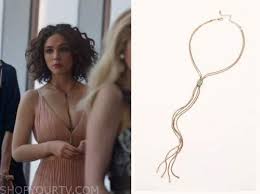 Miniseria the undoing, cu nicole kidman și hugh grant, va avea premiera în mai 2020. The Undoing Season 1 Episode 1 Elena S Necklace Shop Your Tv