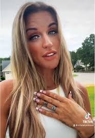 Christi Rose's Instagram, Twitter & Facebook