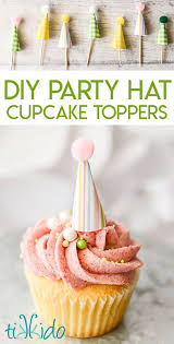 Tutorial For Clever Miniature Party Hat Cupcake Toppers Out Of Scrapbook Paper And Pom Poms Diy Cake Topper Diy Cake Cupcake Topper Tutorial