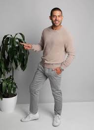 It became popular in the 1970s. Men S Minimalist Fashion 5 Complete Outfits For Inspiration