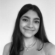 Laura Kogut's Instagram, Twitter & Facebook