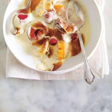 Sabayon Et Fruits Caramelises Au Sucre Epice Ricardo Recipe Desserts Food Breakfast