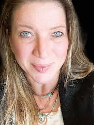 Jennifer Benedict's Instagram, Twitter & Facebook