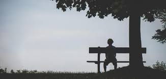 الملايين في المملكة المتحدة يعانون من الوحدة والعزلة الاجتماعية، ومن بين أربعة آلاف شخص شملتهم الدراسة، خُمس هؤلاء أكدوا أنه لا أصدقاء مقربون لديهم على الإطلاق. Ù…Ø§ Ù‡ÙŠ Ø§Ù„Ø¹Ø²Ù„Ø© Ø³Ø·ÙˆØ±