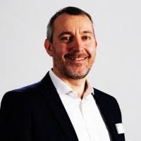 600+ "Vezzá" profiles