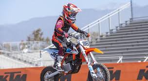 Moto elettrica per bambini arancione moto cross giocattolo elettrica per. Abbigliamento Motocross Bambino Newriders Da Cabutti Motor