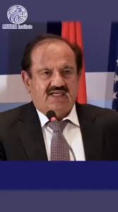 Ms. Naeem Fatima Alvi (Vice President, Pakistan Federation of University  Women, Islamabad) sharing her remarks about "Morality in the Teachings of  H̱aḏrat Sultan Bahoo". Session 8: Sixth Academic Session: Moral & Ethical