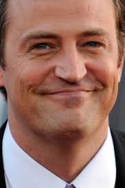 Friends star matthew perry touted more merchandise monday ahead of this week's hbo max reunion special. Matthew Perry Starportrat News Bilder Gala De